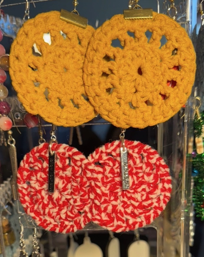 Crocheted round earrings in mustard and candy stripe